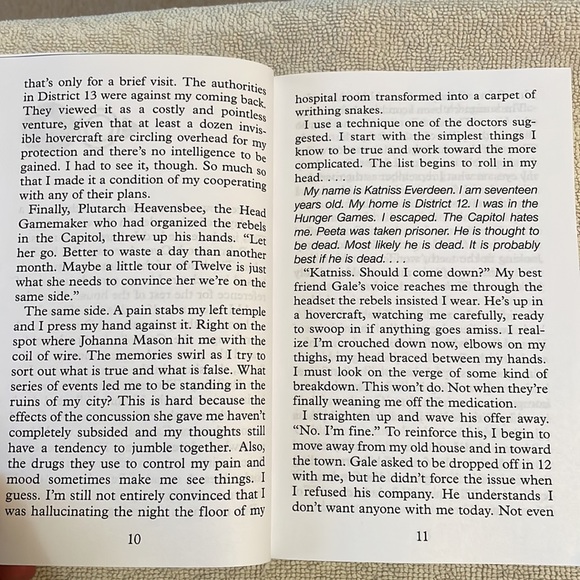 🌈2/$8  Mockingjay #3 in The Hunger Games Series/LARGE PRINT EDITION - Picture 9 of 12